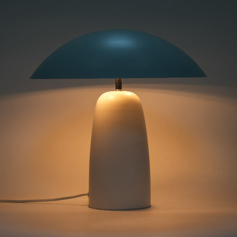 ধাতব মাশরুম আকৃতির টেবিল ল্যাম্প
